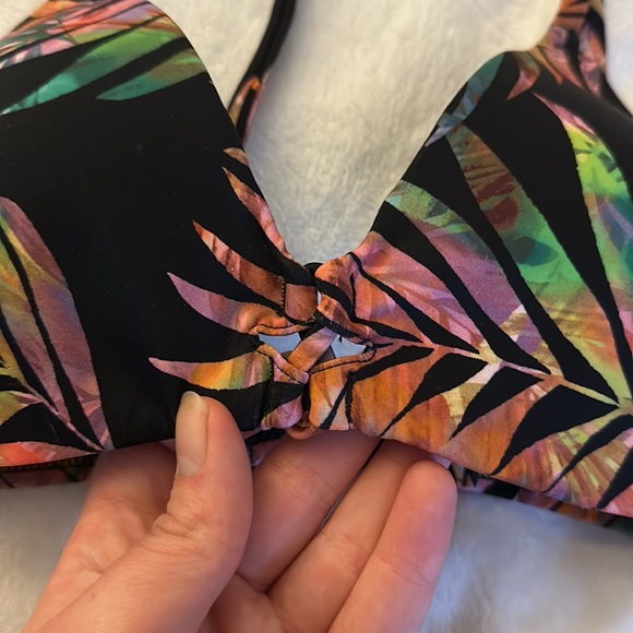 Shade and shore bikini top - Picture 2 of 4